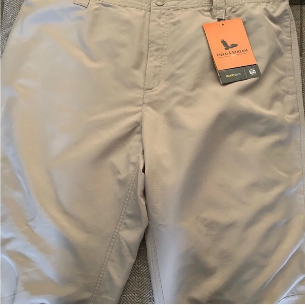 New with Tags Field and Stream Cargo Pants Size 2XL.